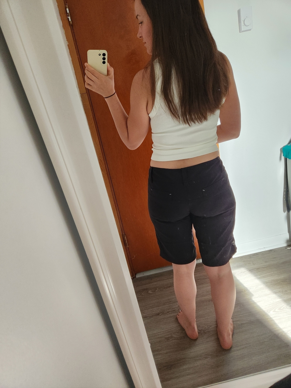 Lululemon Size 6 Women's Black Knee-Length Shorts